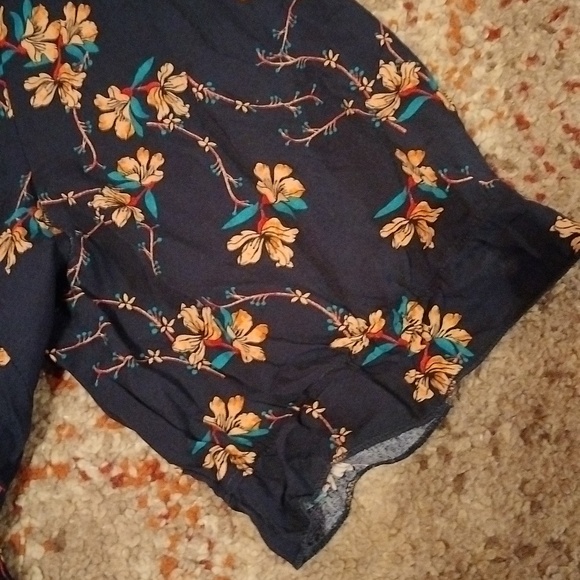 Women's plus size 3x Floral half sleeve navy blue peplum/tunic top - Picture 2 of 4